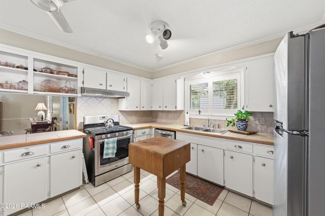 301 Clause Lane, Lafayette, LA 70507