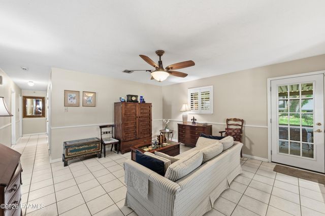 301 Clause Lane, Lafayette, LA 70507