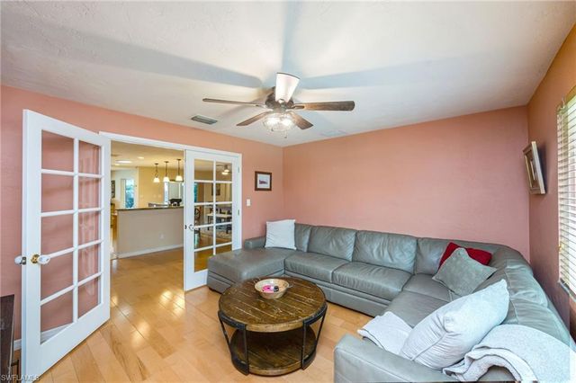 216 Willoughby DR, Naples, FL 34110