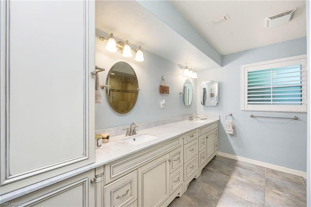 216 Willoughby DR, Naples, FL 34110