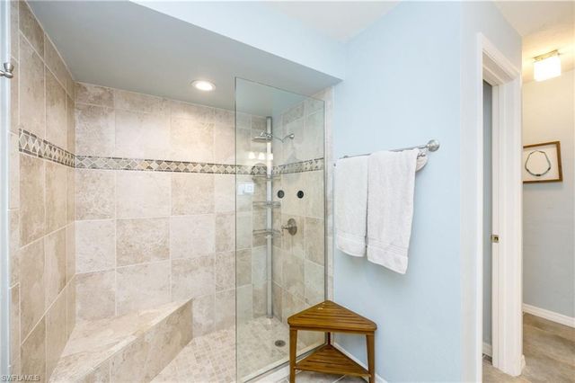 216 Willoughby DR, Naples, FL 34110