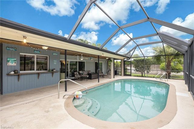 216 Willoughby DR, Naples, FL 34110