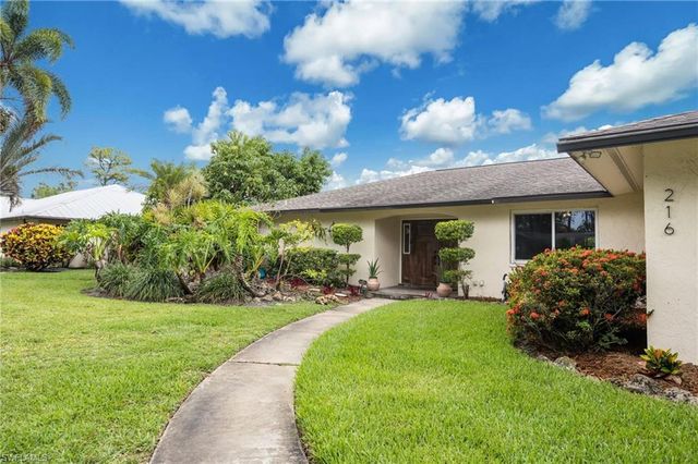 216 Willoughby DR, Naples, FL 34110