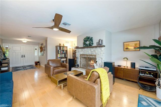 216 Willoughby DR, Naples, FL 34110