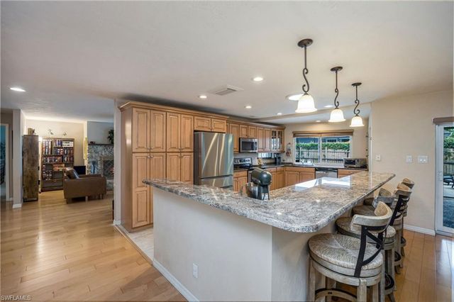 216 Willoughby DR, Naples, FL 34110