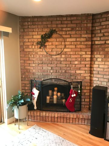 2828 N Burling Street 208, Chicago, IL 60657