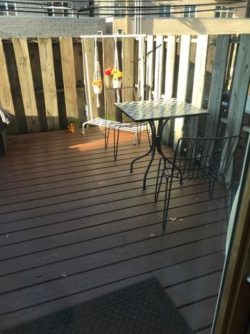 2828 N Burling Street 208, Chicago, IL 60657