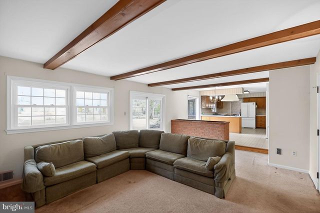 8624 REDWOOD DR, Vienna, VA 22180