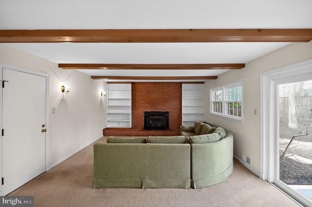 8624 REDWOOD DR, Vienna, VA 22180