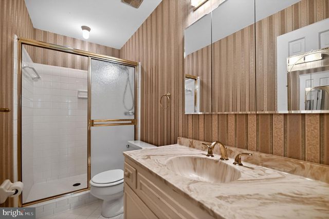 8624 REDWOOD DR, Vienna, VA 22180