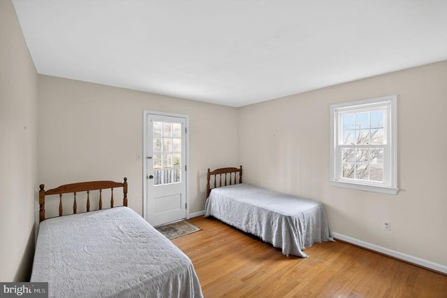 8624 REDWOOD DR, Vienna, VA 22180