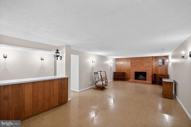 8624 REDWOOD DR, Vienna, VA 22180