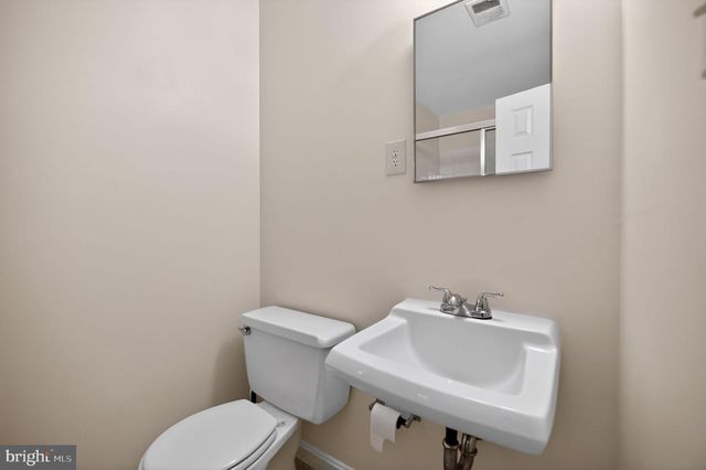 8624 REDWOOD DR, Vienna, VA 22180