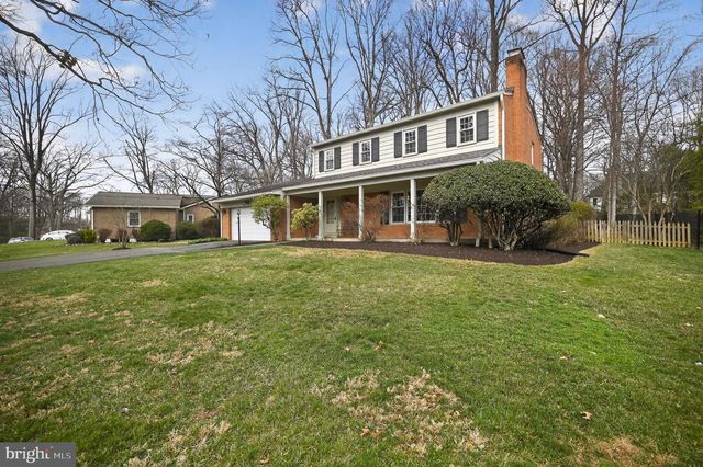 8624 REDWOOD DR, Vienna, VA 22180