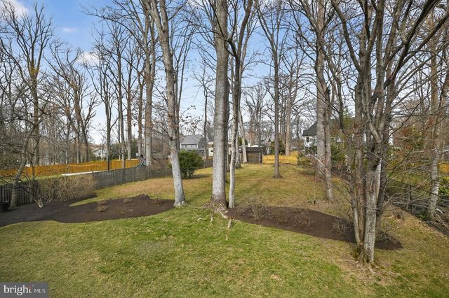 8624 REDWOOD DR, Vienna, VA 22180