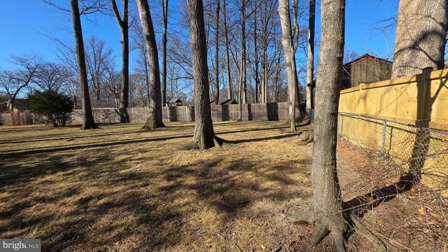 8624 REDWOOD DR, Vienna, VA 22180