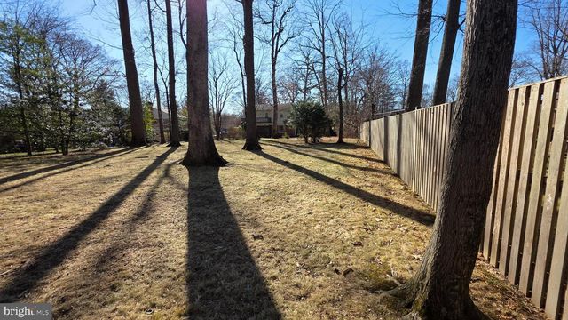 8624 REDWOOD DR, Vienna, VA 22180