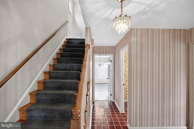 8624 REDWOOD DR, Vienna, VA 22180