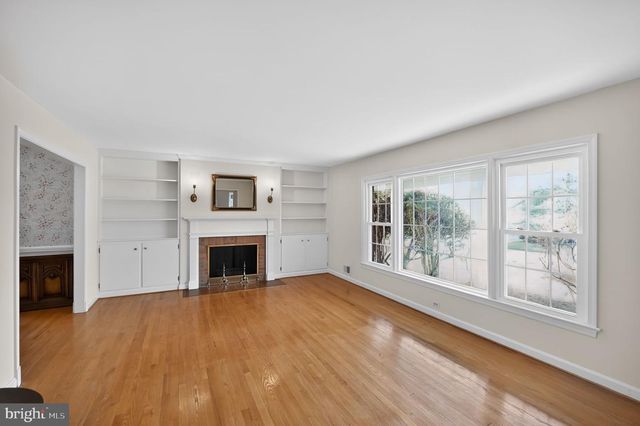 8624 REDWOOD DR, Vienna, VA 22180