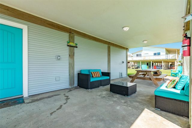 4107 Hardin Drive, Galveston, TX 77554
