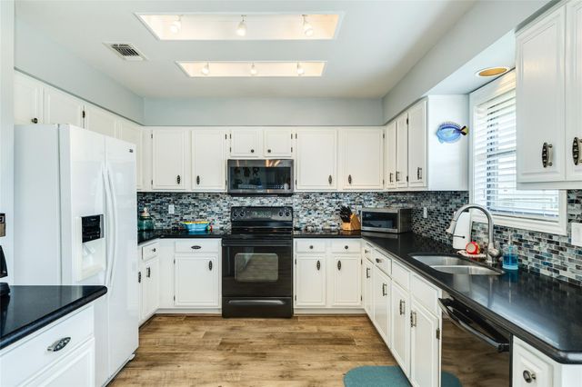 4107 Hardin Drive, Galveston, TX 77554