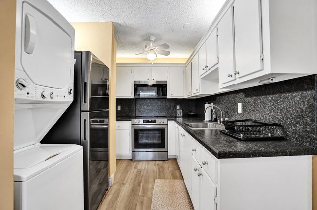 1050 Citrus Way 203, Delray Beach, FL 33445