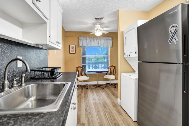 1050 Citrus Way 203, Delray Beach, FL 33445