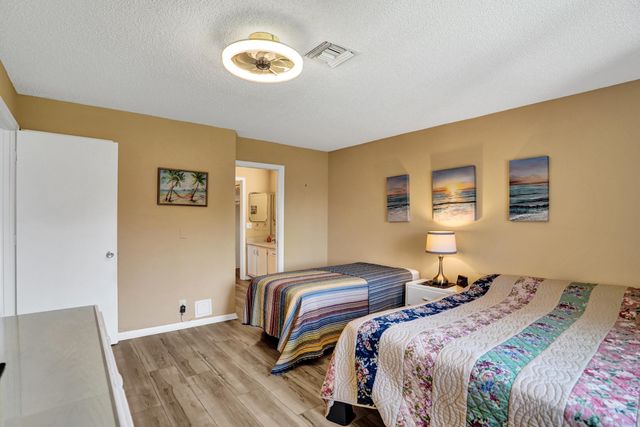 1050 Citrus Way 203, Delray Beach, FL 33445