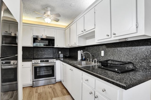 1050 Citrus Way 203, Delray Beach, FL 33445