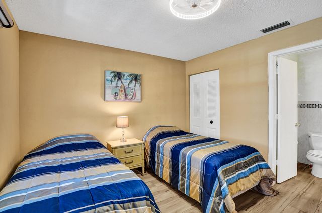 1050 Citrus Way 203, Delray Beach, FL 33445