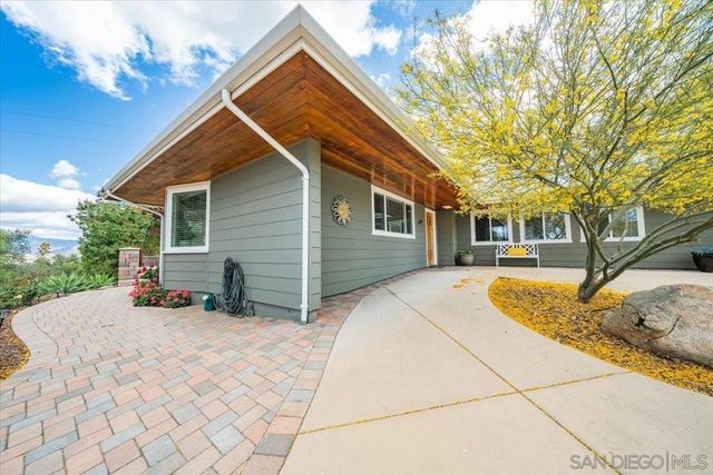 13603 Woodstock, Valley Center, CA 92082