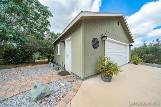 13603 Woodstock, Valley Center, CA 92082