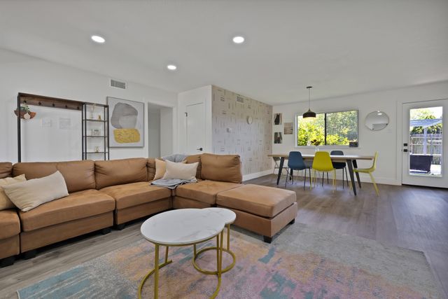 429 Melrose Drive, Richardson, TX 75080