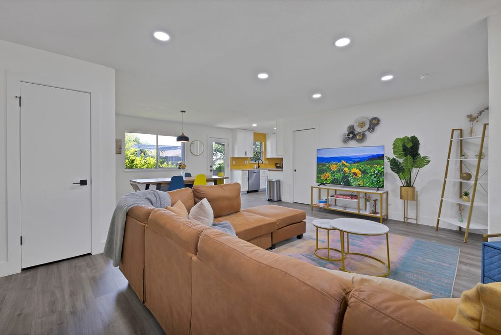 429 Melrose Drive, Richardson, TX 75080