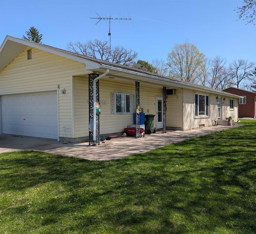 413 Maple Street, Elma, IA 50628