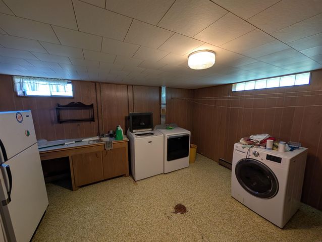 413 Maple Street, Elma, IA 50628