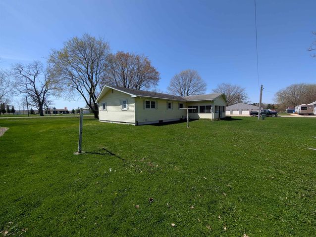 413 Maple Street, Elma, IA 50628