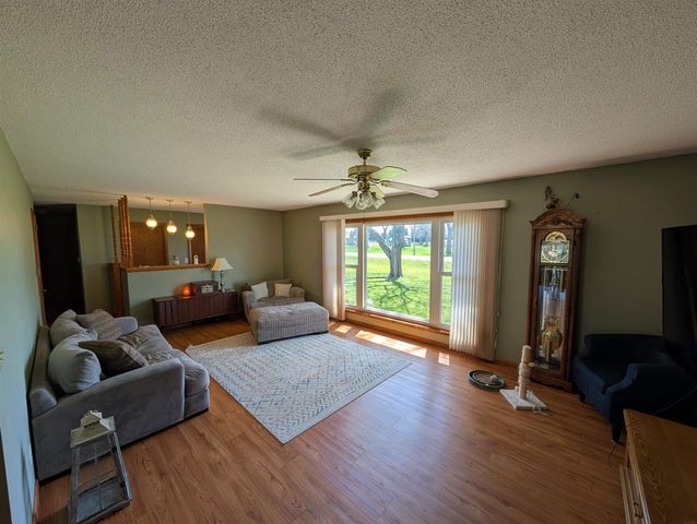 413 Maple Street, Elma, IA 50628