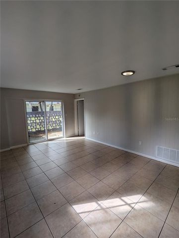 805 NW 40TH AVENUE, Gainesville, FL 32609