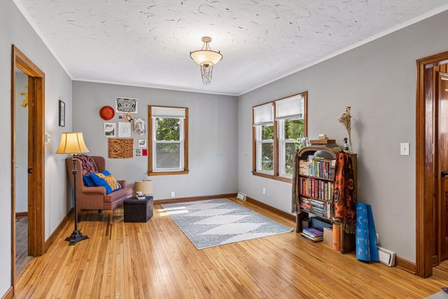 870 22nd Avenue SE, Minneapolis, MN 55414