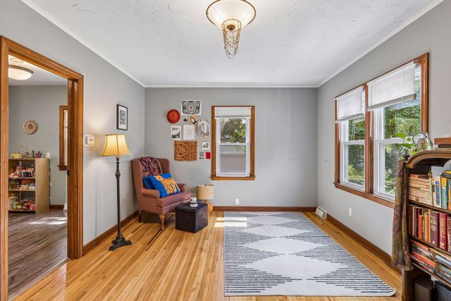 870 22nd Avenue SE, Minneapolis, MN 55414