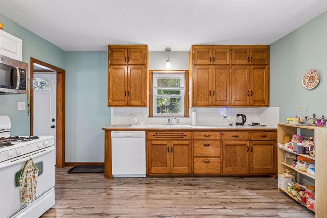 870 22nd Avenue SE, Minneapolis, MN 55414