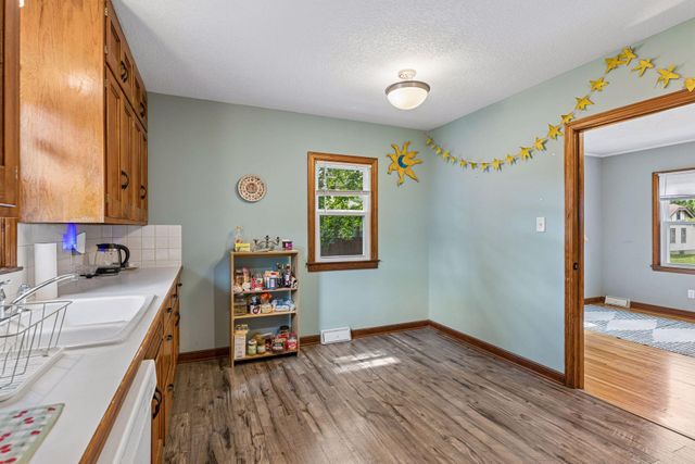 870 22nd Avenue SE, Minneapolis, MN 55414