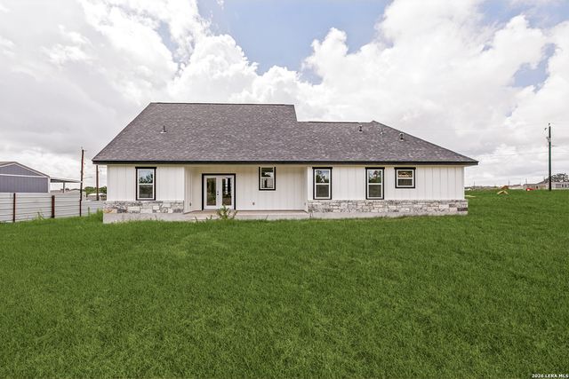12911 Nuevo Arroyo Dr, Atascosa, TX 78002