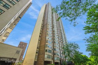 525 W Hawthorne Place 203, Chicago, IL 60657