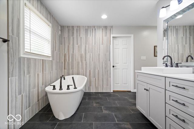 11416 E Lakeshore Drive, Carmel, IN 46033