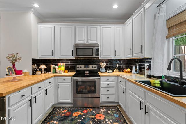 1100 Cherokee Road Apt 2, Johnson City, TN 37604