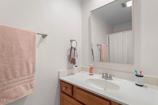 1100 Cherokee Road Apt 2, Johnson City, TN 37604