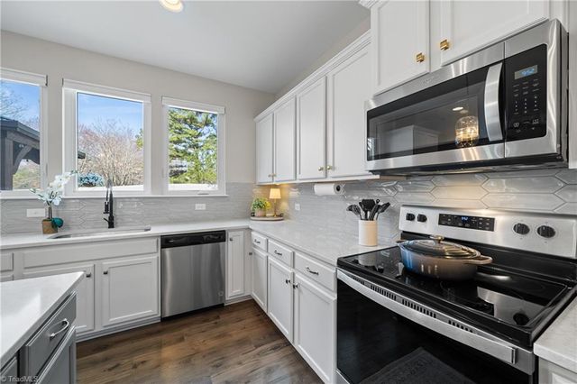 109 Sherwood Court, Advance, NC 27006