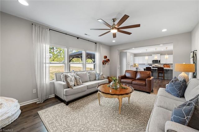 109 Sherwood Court, Advance, NC 27006